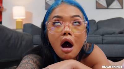 (Indica Monroe) is so crazy she sucks her bfs dong in front of his friend while they are gaming - reality kings - sexu.com