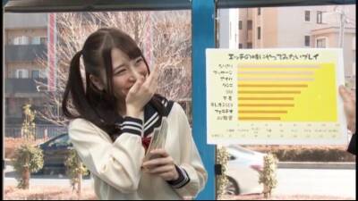 【Magic mirror car】Dogeza to a JK girl in uniform saying "Please show me your masturbation for 100,000 yen" ① - txxx.com - Japan