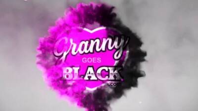 Granny in lingerie sucks - nvdvid.com