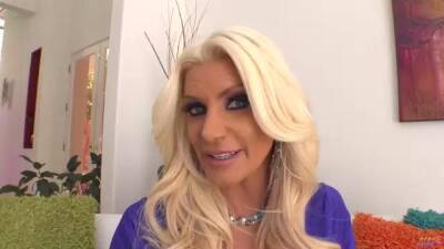 Brittany Andrews - Brittany Andrews is a busty, blonde mommy who knows how to make herself cum, every time - sunporno.com