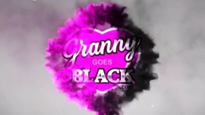 Granny slut gets licked - nvdvid.com