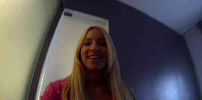 Stunning blonde sweetheart fingers tight taco - nvdvid.com