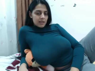 Desi with big tits milf in cam show - pornoxo.com