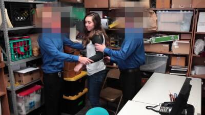 LP officers using a scared teen suspect - nvdvid.com