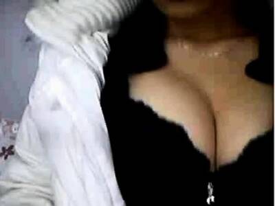 Chinese cute girl show breast - nvdvid.com - China