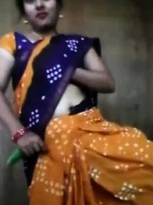 Cucumber try Desi housewife in home enjoy - icpvid.com - India