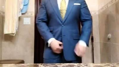Str8 daddy jerking off in suit - nvdvid.com
