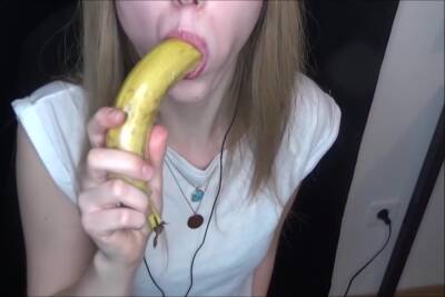 Peas And Pies Asmr - New Perspective Banana Sucking - hclips.com
