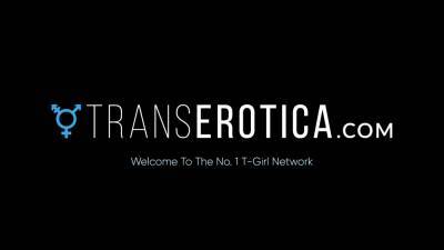 TRANSEROTICA Busty Trans Nikki Vicious Gives Amazing Blowjob - drtvid.com