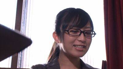 Beautiful horny Japanese secretary fucks her boss and client - sunporno.com - Japan