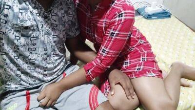 Sri Lankan Girlfriend Blowjob And Ass Licking - කෙල්ලගෙ කටට දීලා පුක ලෙවකෑවා - upornia.com - India - Sri Lanka