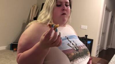 This Girl Can Eat - hclips.com
