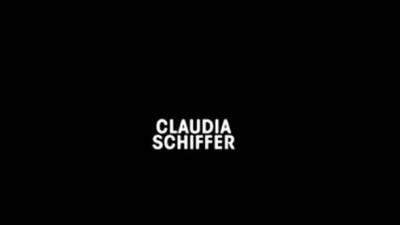 Claudia Schiffer zeigt Nippel in einem durchsichtigen Hemd - icpvid.com - Germany