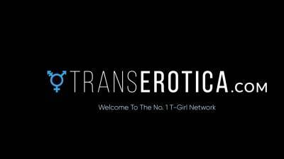 TRANSEROTICA Latina Trans Club Foxxy Plays With Dick Solo - drtvid.com
