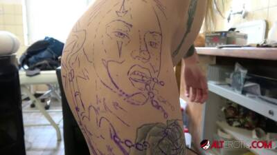 Naughty Model JayJay Ink Getting Tattooed - sexu.com