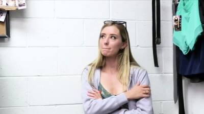Blonde strokes and blows horny officer - nvdvid.com