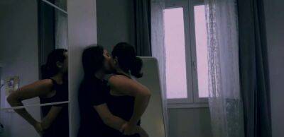 lesbian kissing tribbing - hclips.com