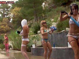 Busty oiledup MILFs sucking and banging in outdoor orgy - pornoxo.com