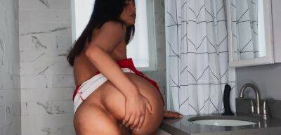 Huge Butt And Long Haired Hourglass Body Latina Teen Masturbates For You! - theyarehuge.com