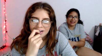 Two nerdy latinas playing with their pussies on cam - sunporno.com