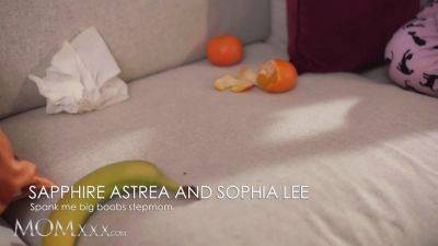 Sofia Lee & Sapphire Astrea share a vibrator & scissoring orgasm - sexu.com