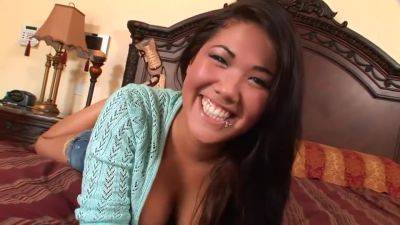 London Keyes And Dark Haired In How To Make Happy - hotmovs.com - Britain