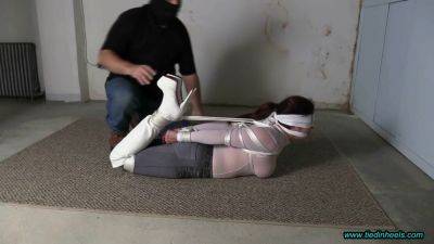 Sarah Roped In White Boots Bondage Porn - hclips.com