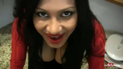 Sensual Indian Tease In The Kitchen - hclips.com - India