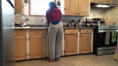 Syrian Wife Lets 18 Year Old German Stepson Fuck Her In The Kitchen - sunporno.com - Germany - Syria