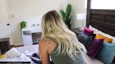 Homemade Blowjob - Fucked my roommate while her boyfriend is not at home - sunporno.com