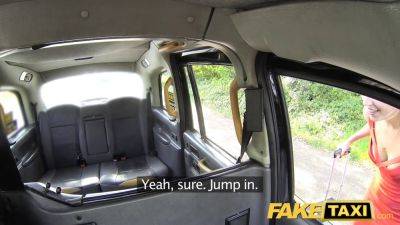 British taxi lady in short dress gets a rough creampie in POV taxi ride - sexu.com - Britain