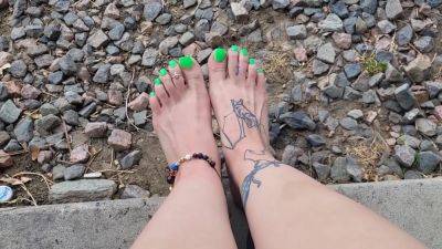 Goth Girl With Cute Feet - upornia.com