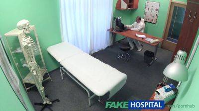 Watch this hot patient crave a sexual favor from her fakehospital doctor - sexu.com - Czech Republic