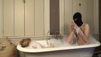 Bath Time Pampering For Lady Dalia With A Golden Ending For 13 Min - hclips.com