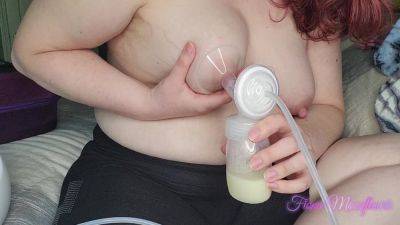Using A Breast Pump To Empty My Milky Tits - hclips.com