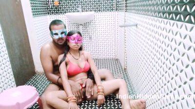 Married Indian Couple On Vacation Having Sex While Taking Shower In Desi Oyo Hotel - Hindi Audio - hclips.com - India