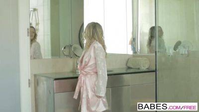 Aubrey Sinclair - Aubrey Sinclair gets a wet and wild shower with her sexy Asian teen babe - sexu.com