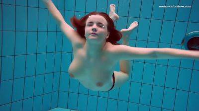 Fun Czech Babe Vesta Swims Naked And Horny - upornia.com - Czech Republic