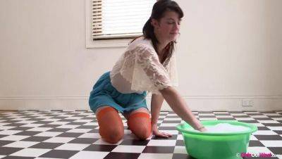 Pepita's Floor Cleaning: A Solo Amateur Experience - porntry.com