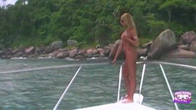 A Tanned Big Ass Of A Seductive Blonde Shakes While Receiving A Thick Dick - hotmovs.com