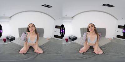 Nicole Sweet - Nicole Sweet rubs her shaved pussy in virtual reality solo session - sexu.com