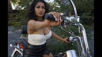 Sexy Bhabi gets naked on Bike - Maya - xvideos.com