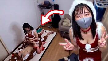 クリスマスにサンタコスプレした彼女は首輪で調教しながらグラインド騎乗位で中出しを求めてきました - xvideos.com - Japan