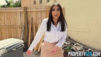 Violet Myers - PropertySex - Agent with big tits fucks handyman in laundry room - xvideos.com