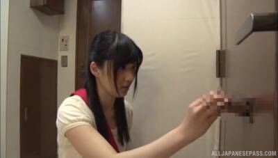 Dashing glory hole shows Japanese teen working her magic - xbabe.com - Japan
