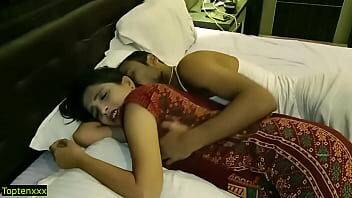 Indian hot beautiful girls first honeymoon sex!! Amazing XXX hardcore sex - xvideos.com - India