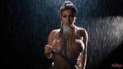 Kayley Gunner - Premium goddess shares nudity in addictive cam special - hellporno.com