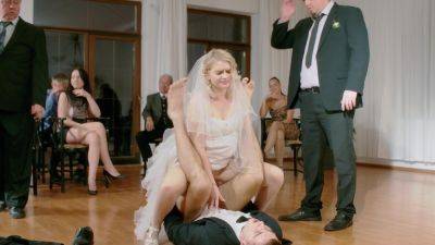 Bride tries heavy duty dick right on her wedding day - xbabe.com